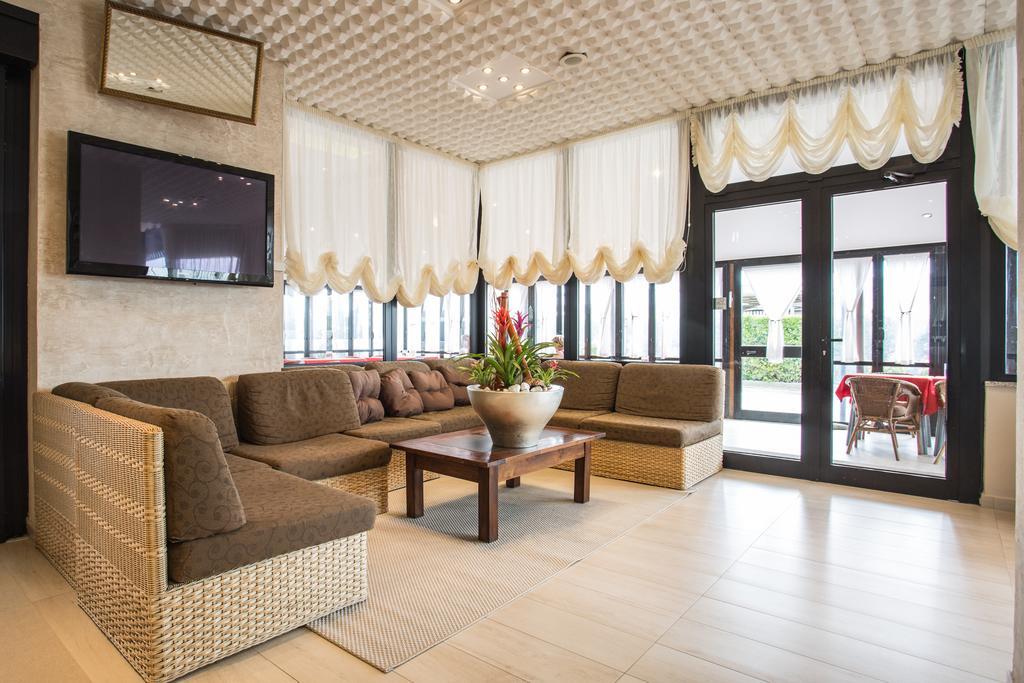 Hotel Byron Milano Marittima Buitenkant foto