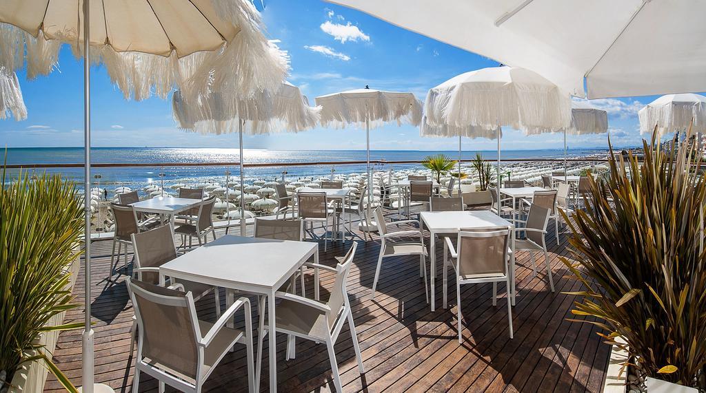 Hotel Byron Milano Marittima Buitenkant foto