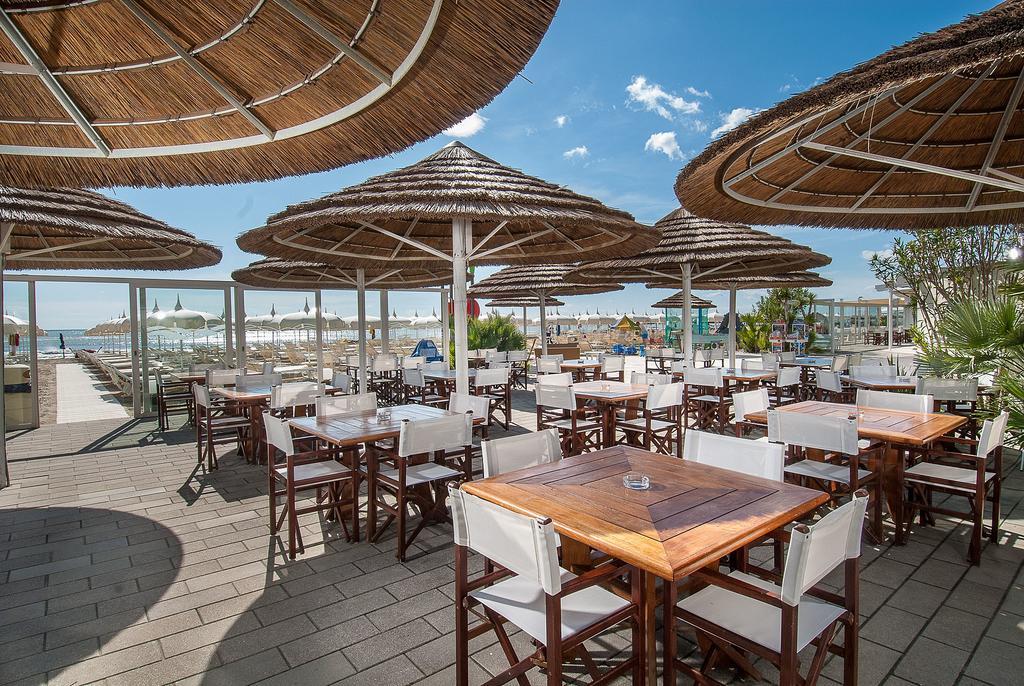 Hotel Byron Milano Marittima Buitenkant foto