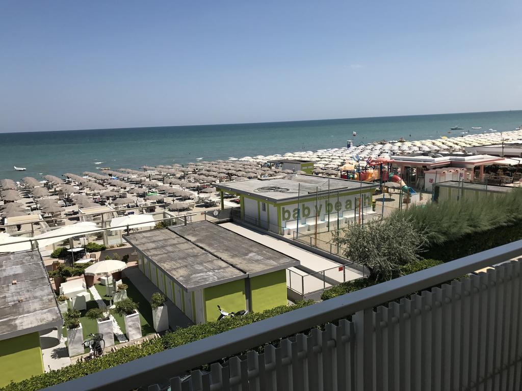 Hotel Byron Milano Marittima Buitenkant foto