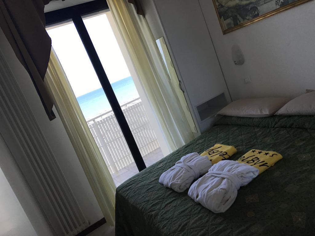 Hotel Byron Milano Marittima Buitenkant foto
