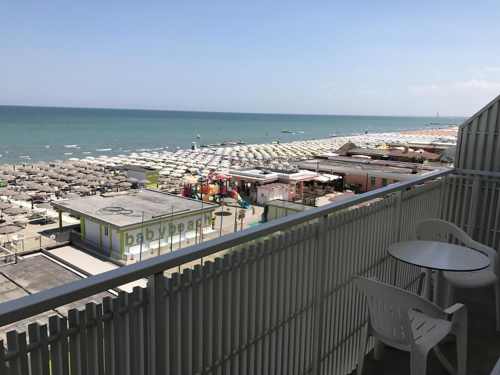 Hotel Byron Milano Marittima Buitenkant foto