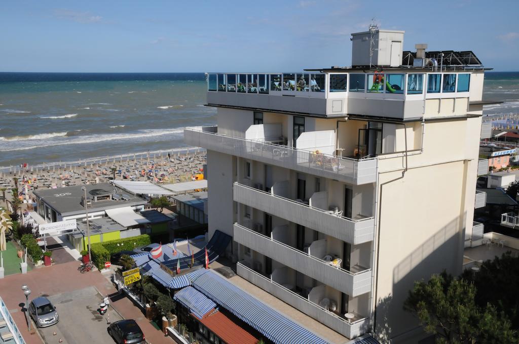 Hotel Byron Milano Marittima Buitenkant foto