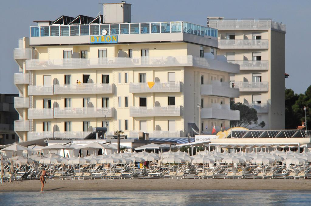 Hotel Byron Milano Marittima Buitenkant foto