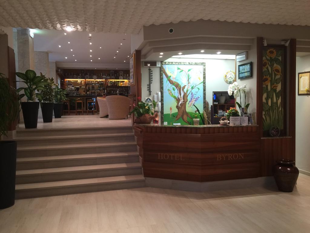 Hotel Byron Milano Marittima Buitenkant foto