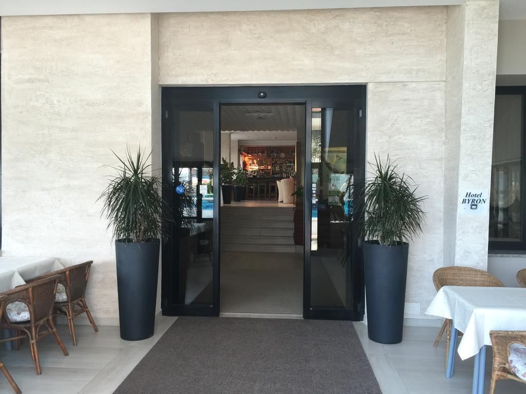 Hotel Byron Milano Marittima Buitenkant foto