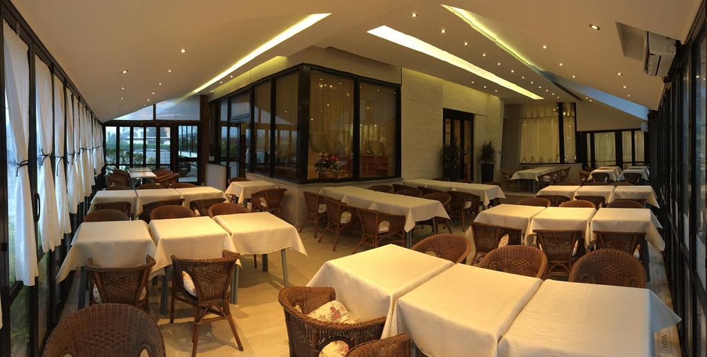 Hotel Byron Milano Marittima Buitenkant foto