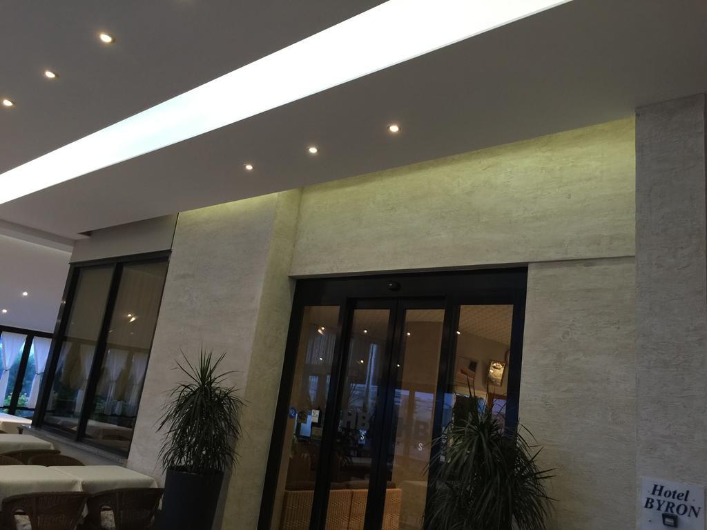 Hotel Byron Milano Marittima Buitenkant foto
