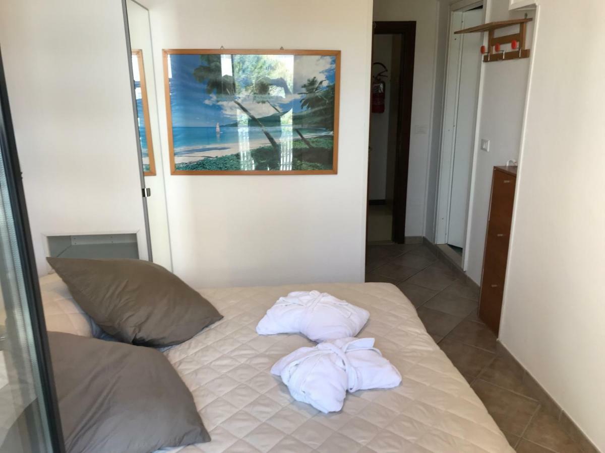 Hotel Byron Milano Marittima Buitenkant foto