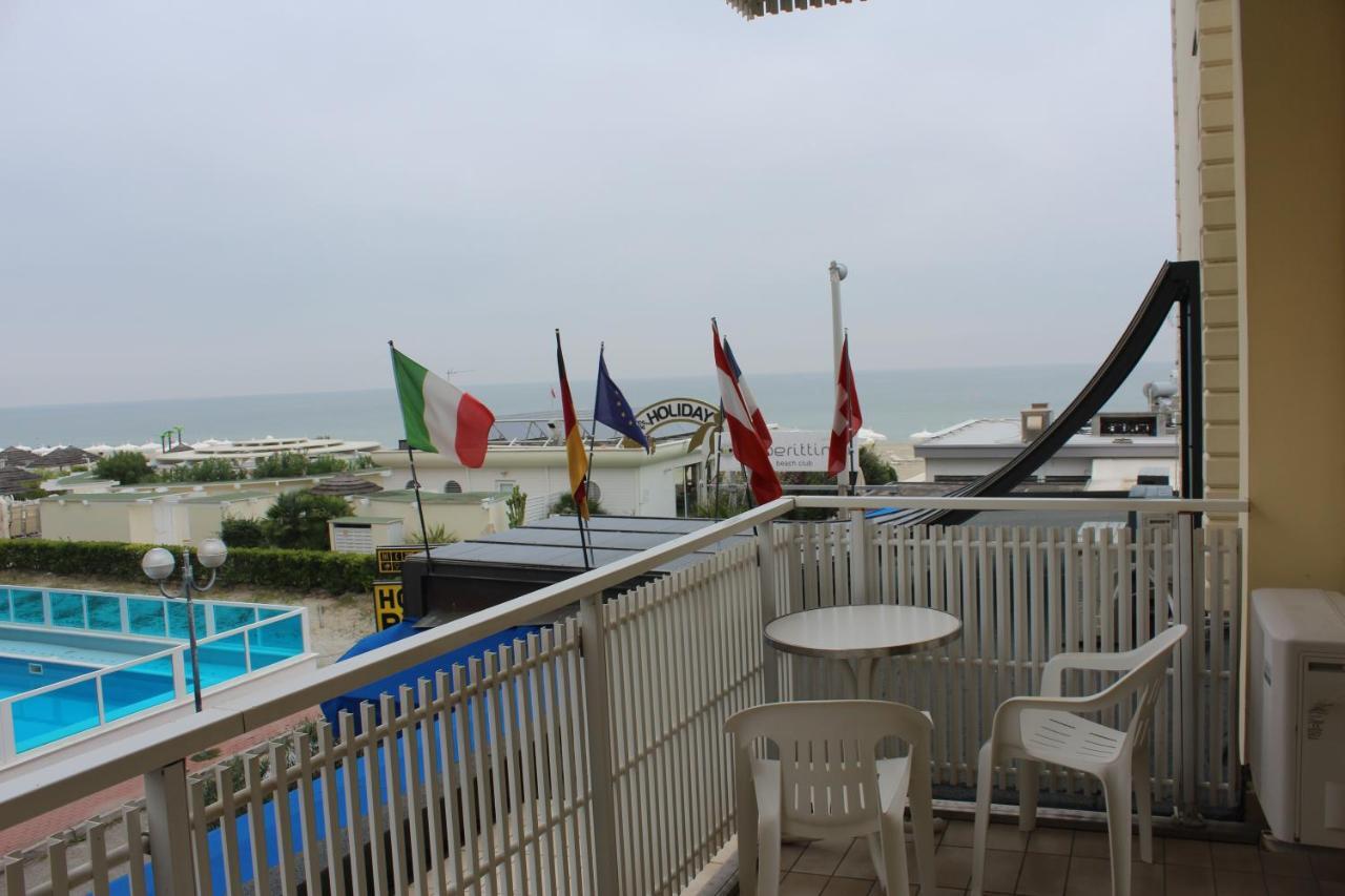 Hotel Byron Milano Marittima Buitenkant foto